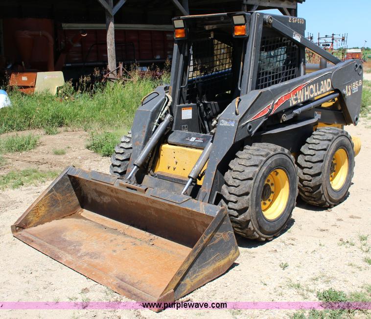 image for item K1001 2004 New Holland LS185B skid steer
