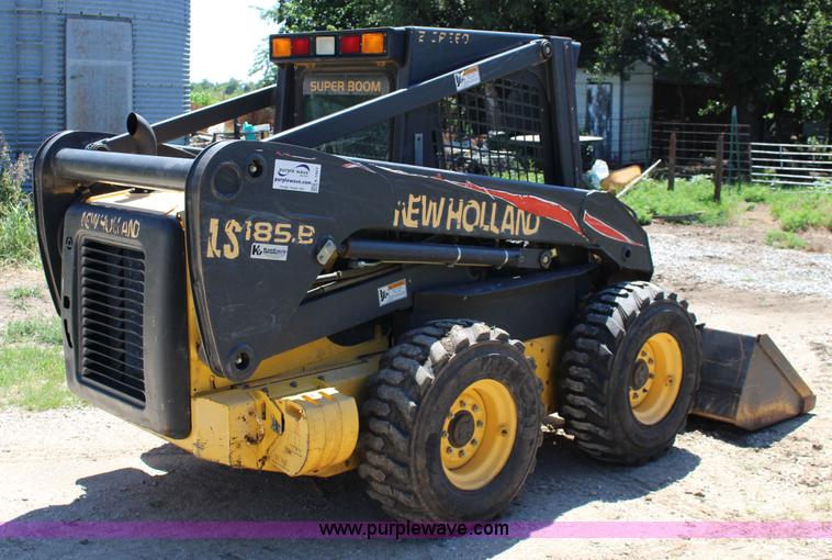 image for item K1001 2004 New Holland LS185B skid steer