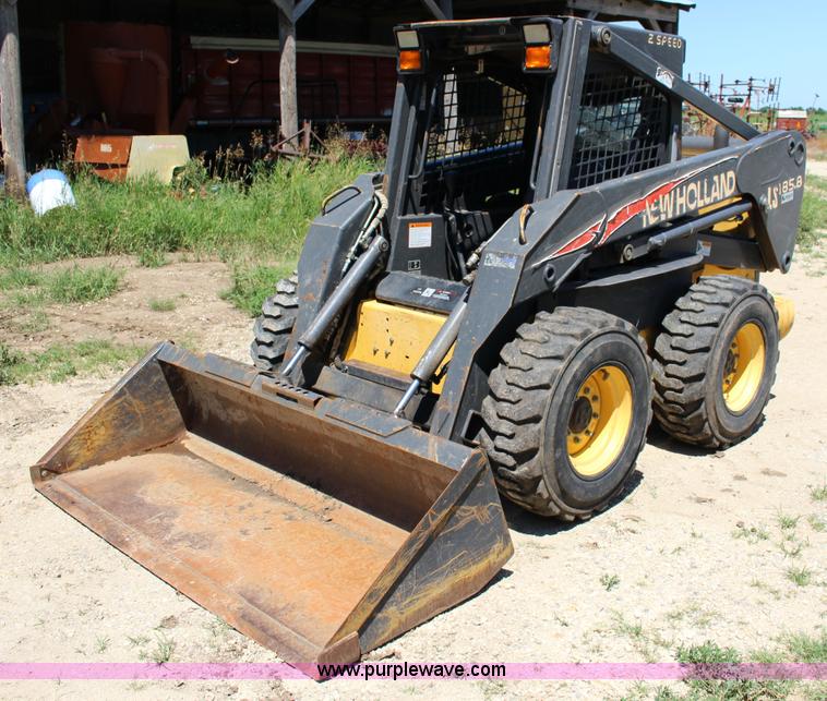 image for item K1001 2004 New Holland LS185B skid steer