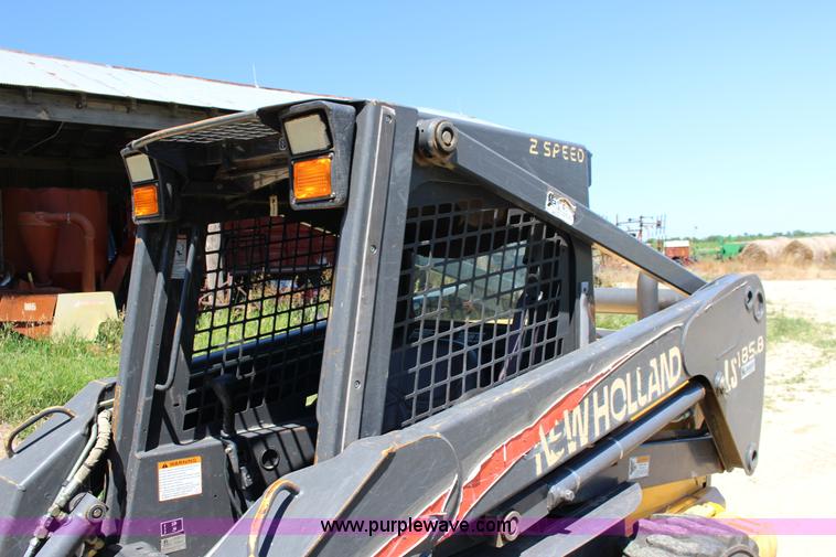 image for item K1001 2004 New Holland LS185B skid steer