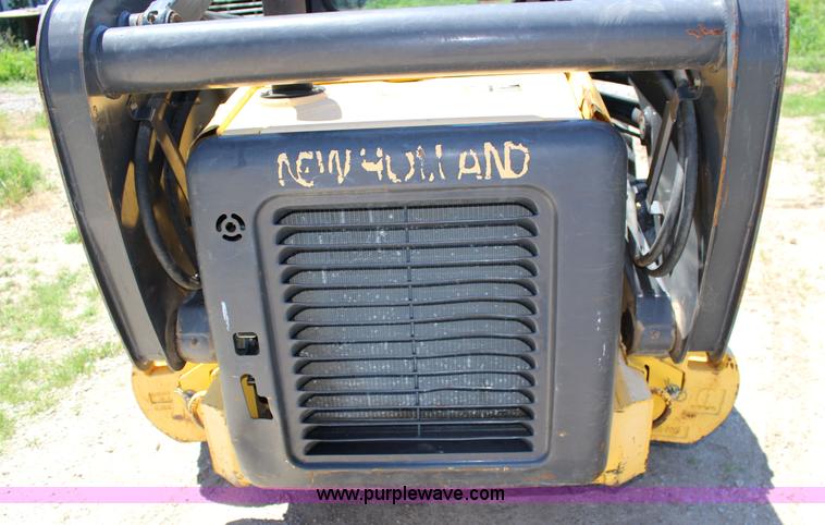 image for item K1001 2004 New Holland LS185B skid steer