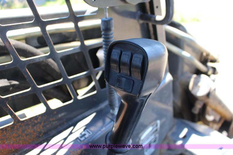 image for item K1001 2004 New Holland LS185B skid steer