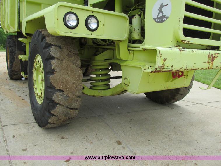 image for item K5082 1974 Euclid R-22 (207FD) haul truck
