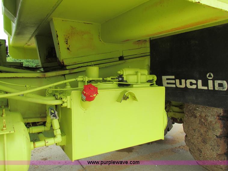 image for item K5082 1974 Euclid R-22 (207FD) haul truck