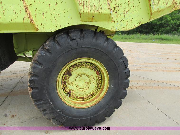 image for item K5082 1974 Euclid R-22 (207FD) haul truck