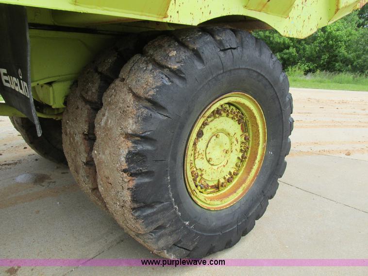 image for item K5082 1974 Euclid R-22 (207FD) haul truck