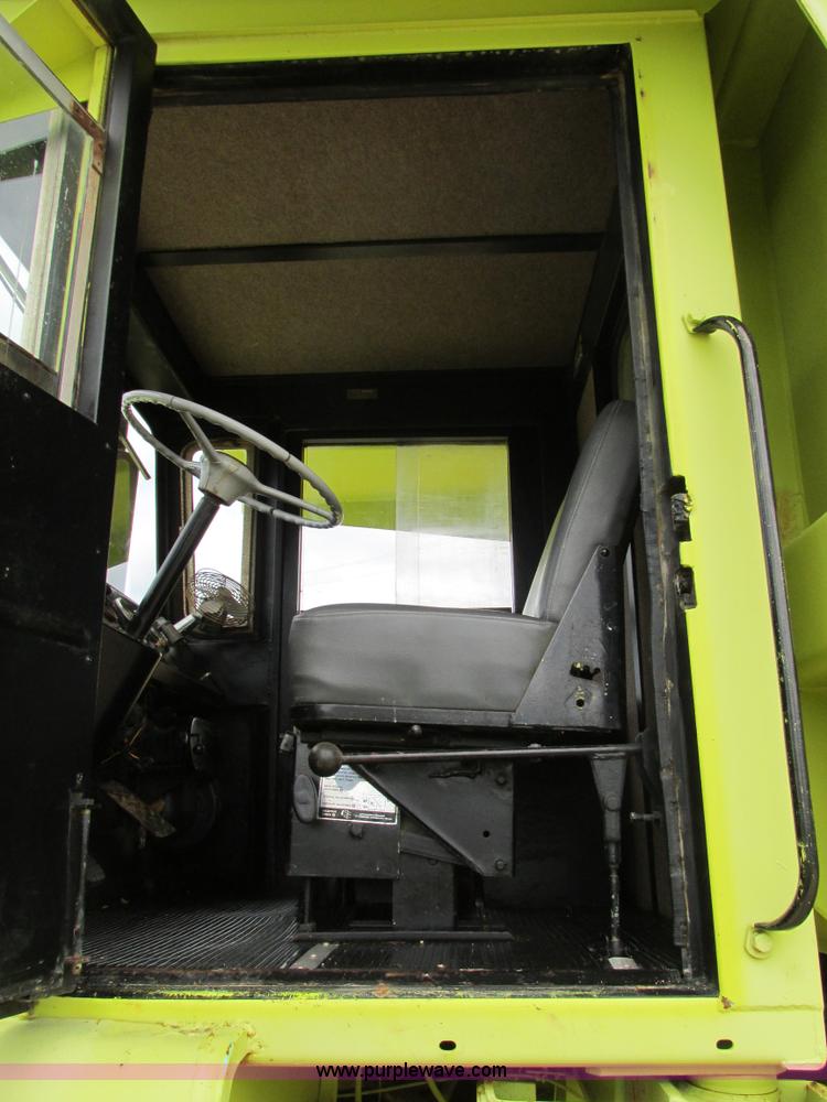 image for item K5082 1974 Euclid R-22 (207FD) haul truck