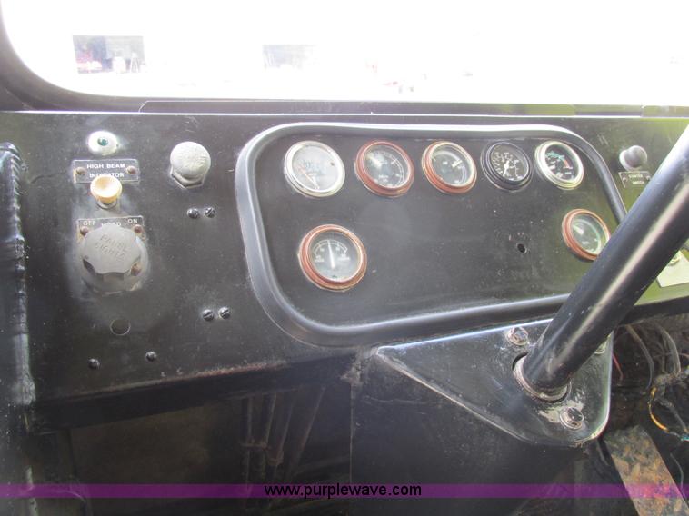 image for item K5082 1974 Euclid R-22 (207FD) haul truck