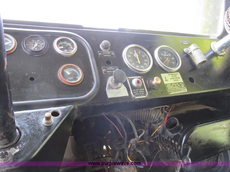 image for item K5082 1974 Euclid R-22 (207FD) haul truck