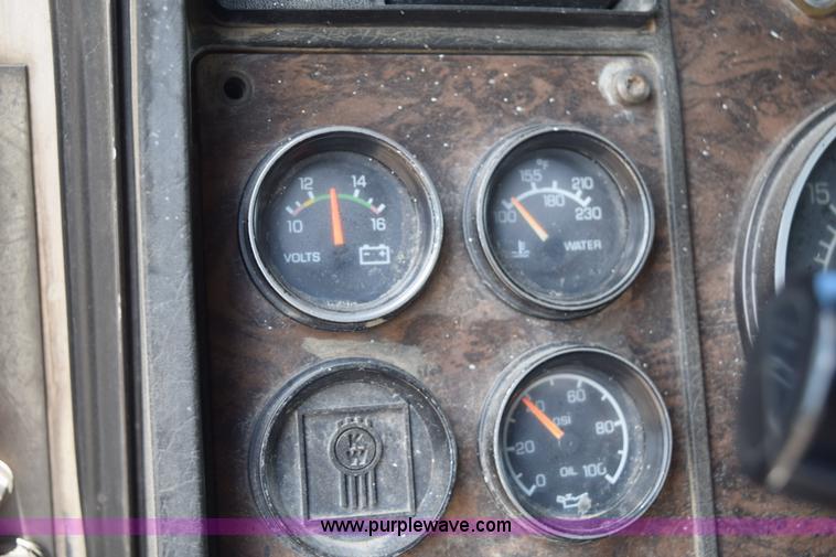 image for item K6048 1988 Kenworth T800 dump truck