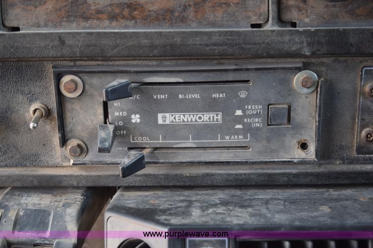 image for item K6048 1988 Kenworth T800 dump truck