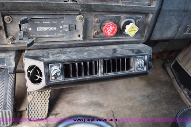 image for item K6048 1988 Kenworth T800 dump truck