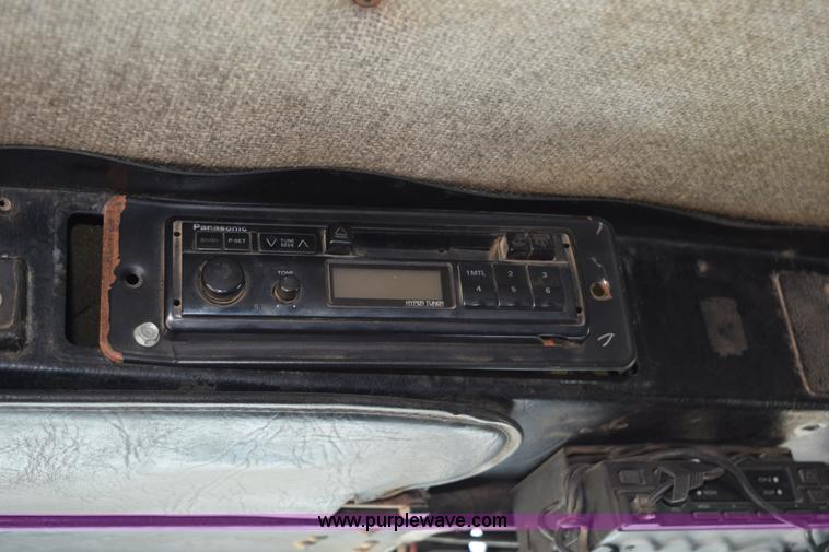 image for item K6048 1988 Kenworth T800 dump truck