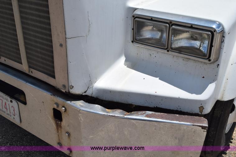 image for item K6048 1988 Kenworth T800 dump truck