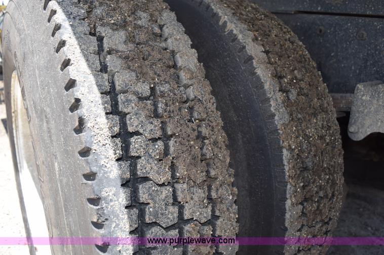 image for item K6048 1988 Kenworth T800 dump truck