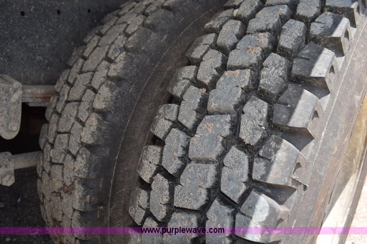 image for item K6048 1988 Kenworth T800 dump truck