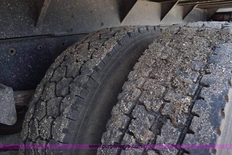 image for item K6048 1988 Kenworth T800 dump truck