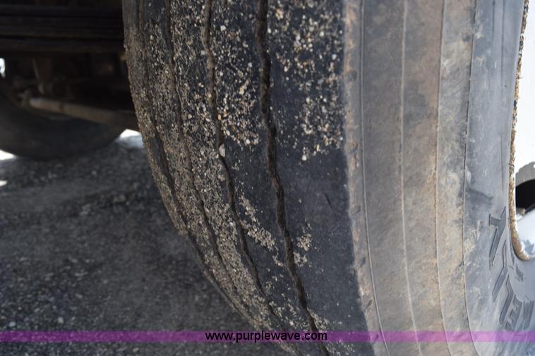 image for item K6048 1988 Kenworth T800 dump truck