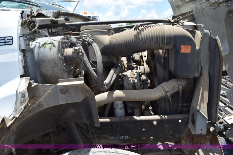 image for item K6049 1999 Ford F800 flatbed truck