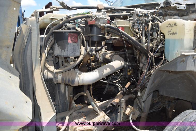 image for item K6049 1999 Ford F800 flatbed truck