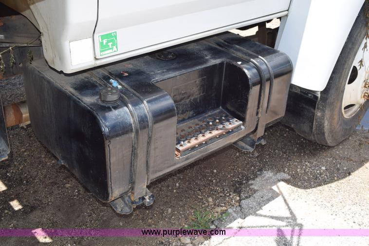 image for item K6049 1999 Ford F800 flatbed truck