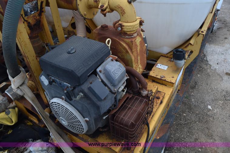 image for item K6049 1999 Ford F800 flatbed truck