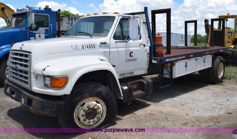 image for item K6050 1995 Ford F800 flatbed truck