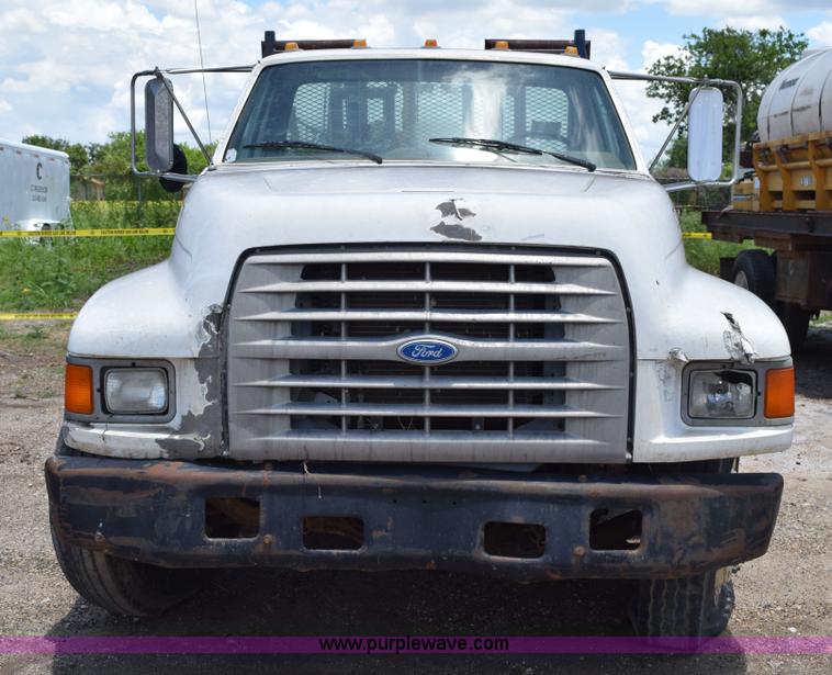 image for item K6050 1995 Ford F800 flatbed truck