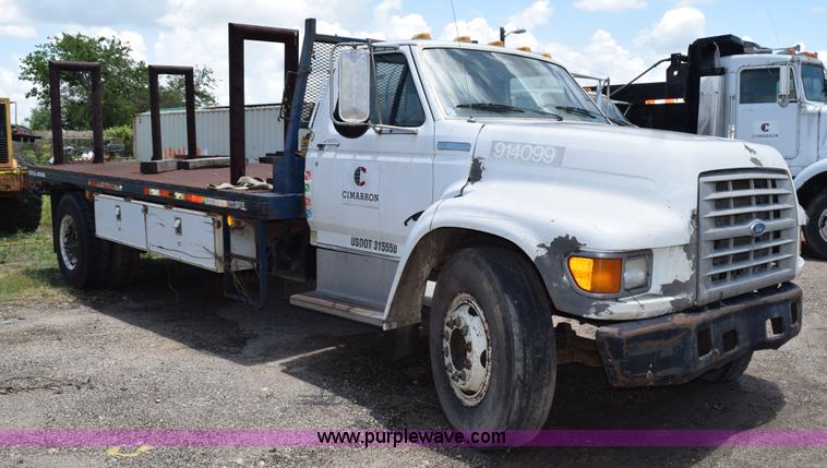 image for item K6050 1995 Ford F800 flatbed truck