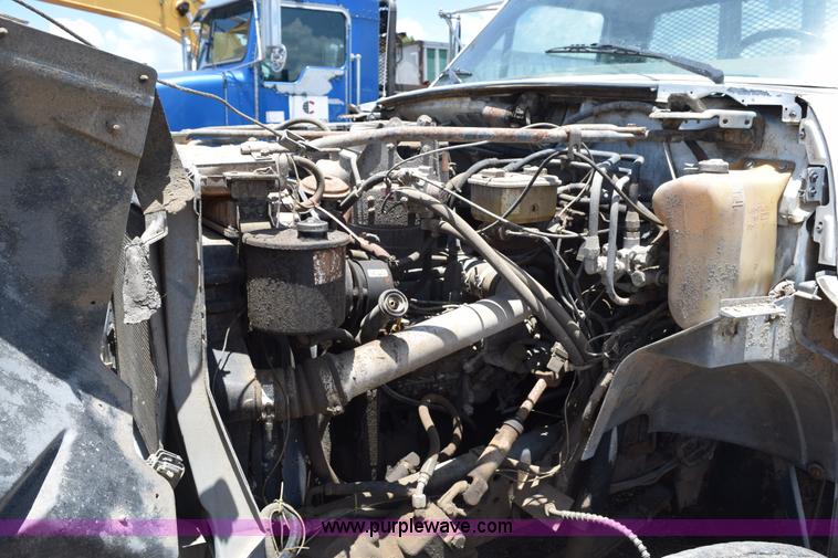 image for item K6050 1995 Ford F800 flatbed truck