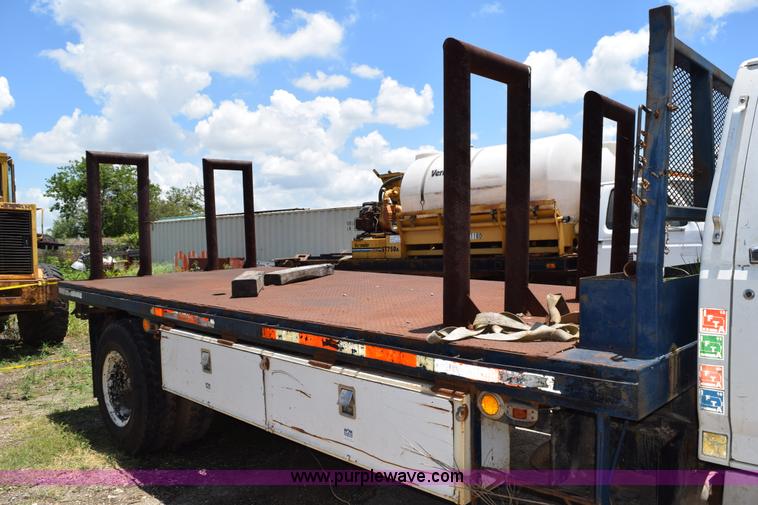 image for item K6050 1995 Ford F800 flatbed truck