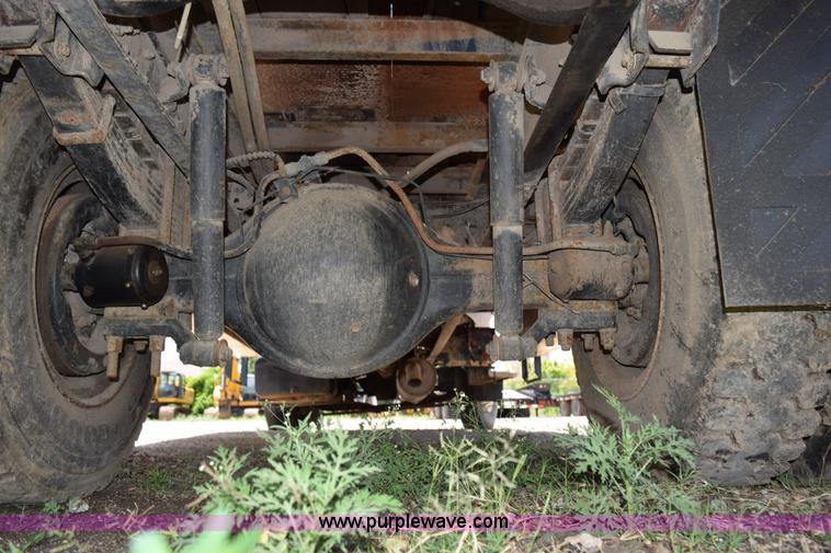 image for item K6050 1995 Ford F800 flatbed truck