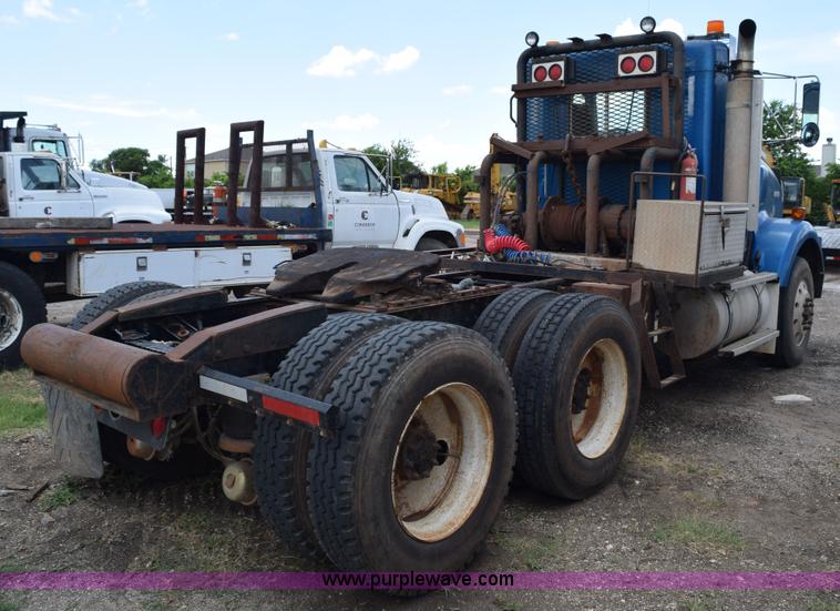 image for item K6051 1998 Kenworth T800 semi truck