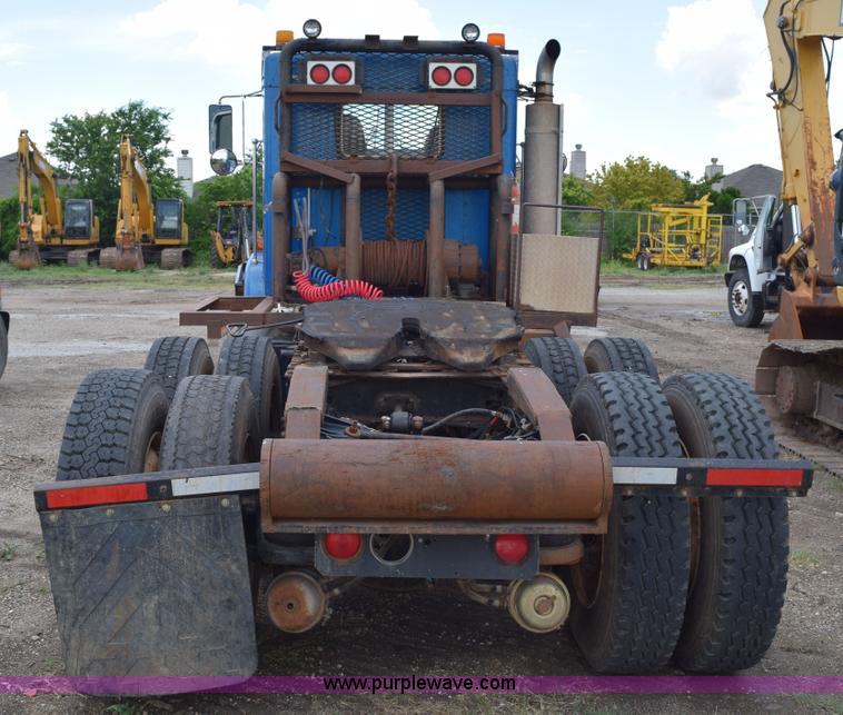 image for item K6051 1998 Kenworth T800 semi truck