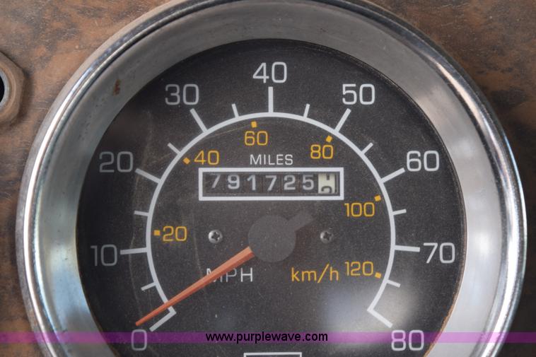 image for item K6051 1998 Kenworth T800 semi truck