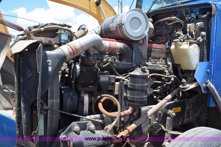 image for item K6051 1998 Kenworth T800 semi truck