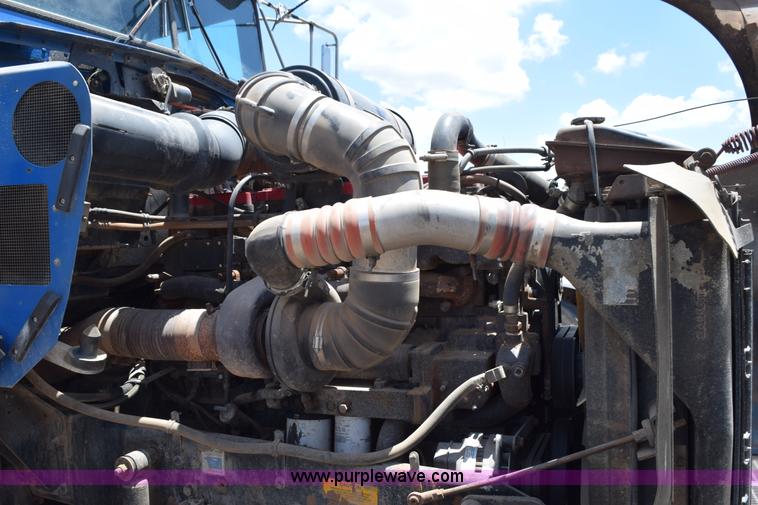 image for item K6051 1998 Kenworth T800 semi truck