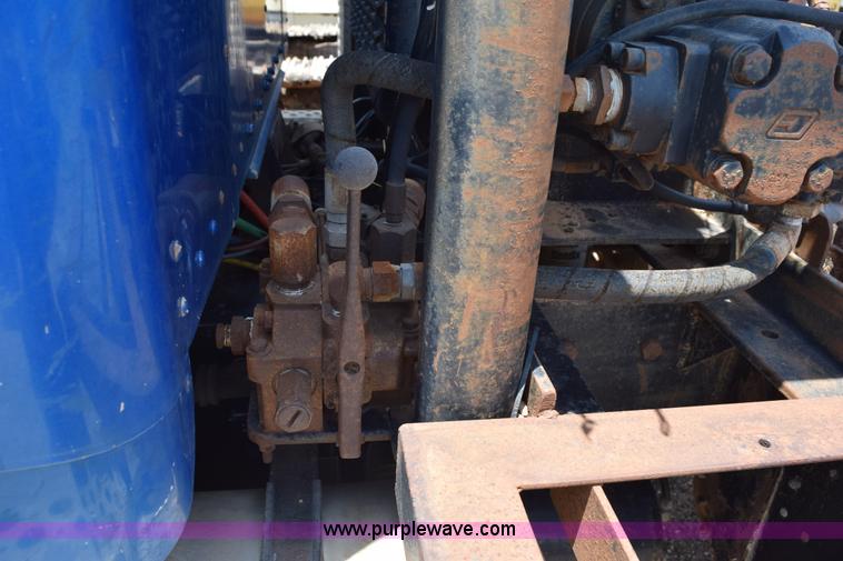 image for item K6051 1998 Kenworth T800 semi truck