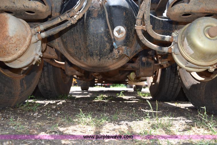 image for item K6051 1998 Kenworth T800 semi truck