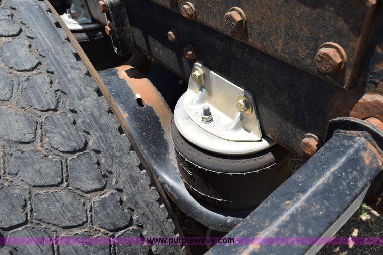 image for item K6051 1998 Kenworth T800 semi truck