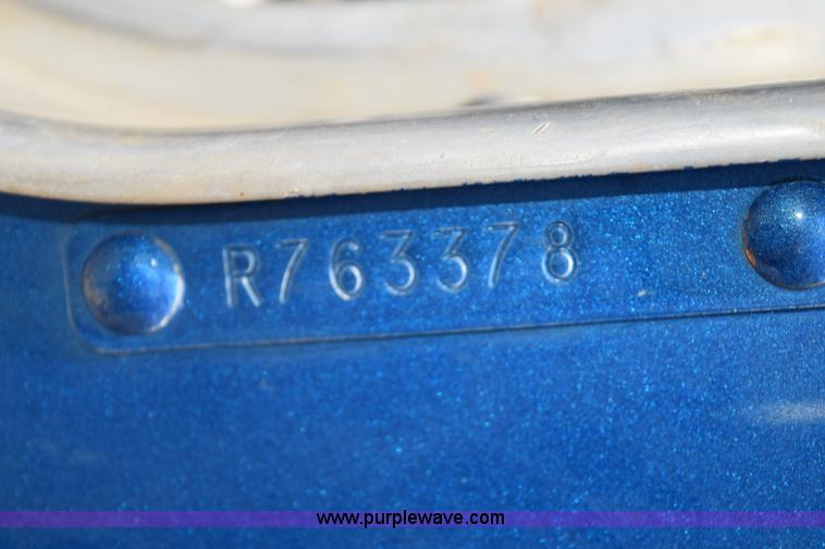 image for item K6051 1998 Kenworth T800 semi truck