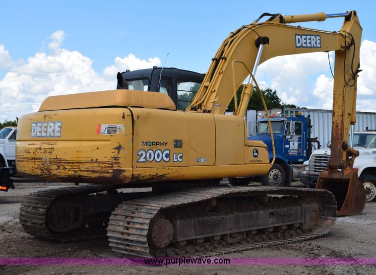 image for item K6052 2004 John Deere 200C LC excavator