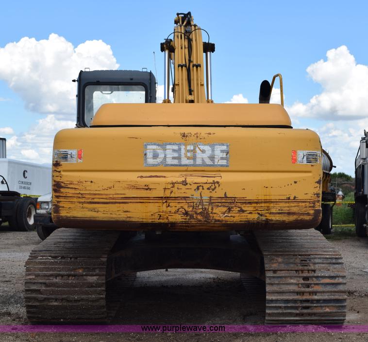 image for item K6052 2004 John Deere 200C LC excavator