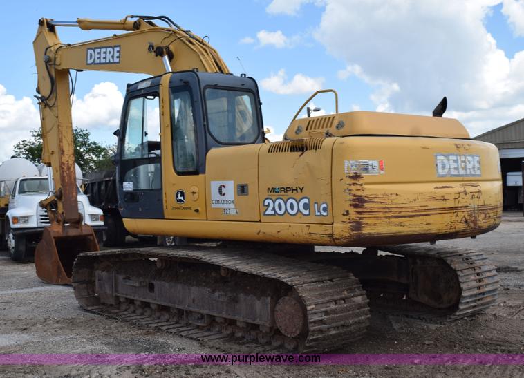 image for item K6052 2004 John Deere 200C LC excavator