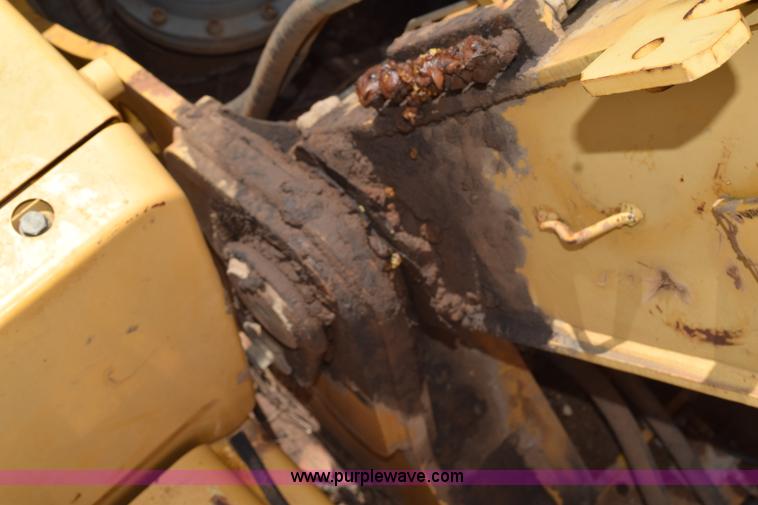 image for item K6052 2004 John Deere 200C LC excavator