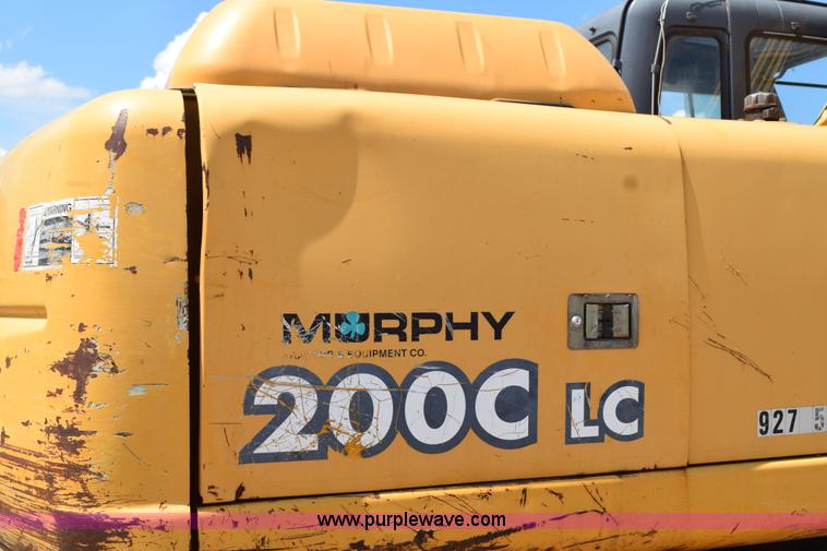 image for item K6052 2004 John Deere 200C LC excavator