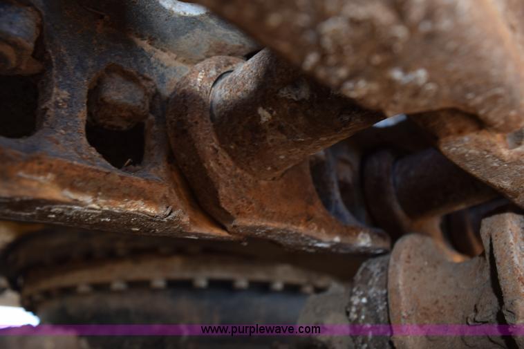 image for item K6052 2004 John Deere 200C LC excavator