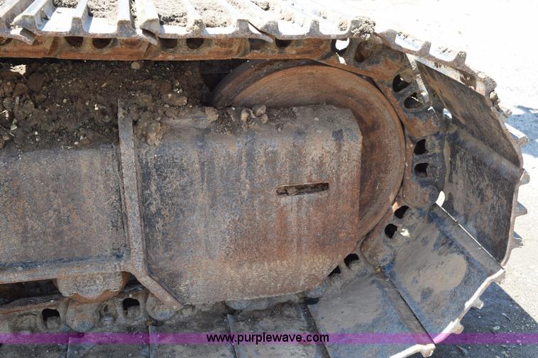 image for item K6052 2004 John Deere 200C LC excavator