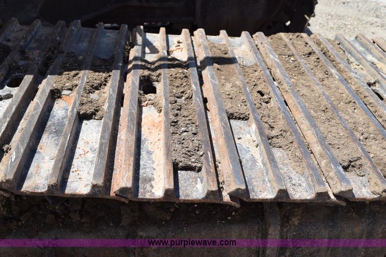 image for item K6052 2004 John Deere 200C LC excavator