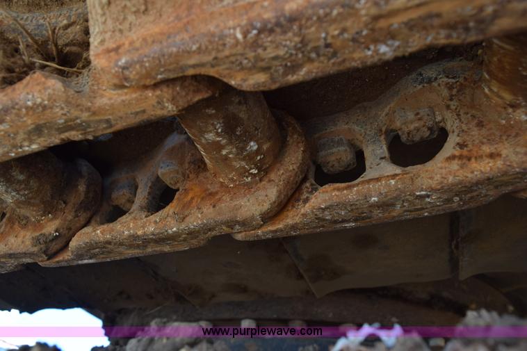 image for item K6052 2004 John Deere 200C LC excavator